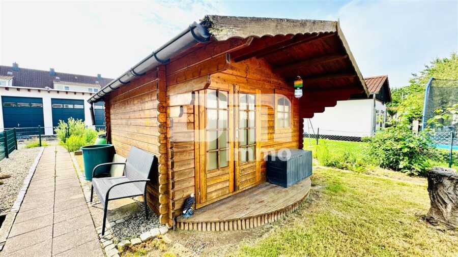 Modernisierte Doppelhaushälfte mit großem Grundstück und vielen Extras - Gartenhaus groß